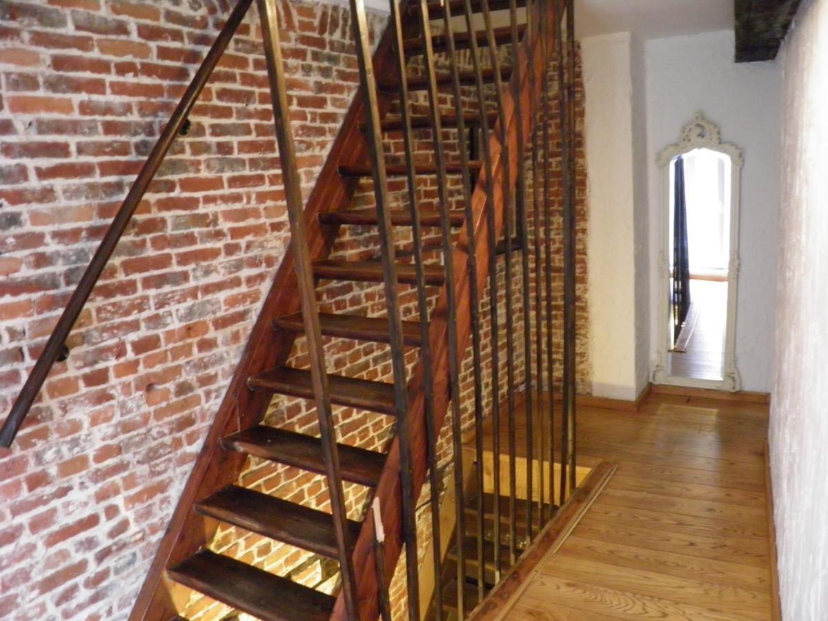 Spacious Duplex In Historical Center Apartment *