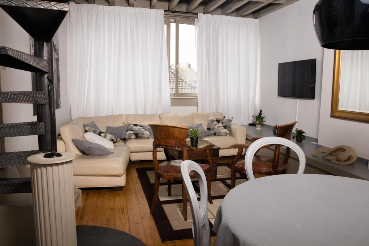 Duplex Dernier étage Avec Terasse à Deux Pas De La Grand Place Bruxelles