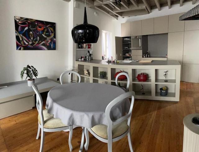 Duplex Dernier étage Avec Terasse à Deux Pas De La Grand Place * Bruxelles