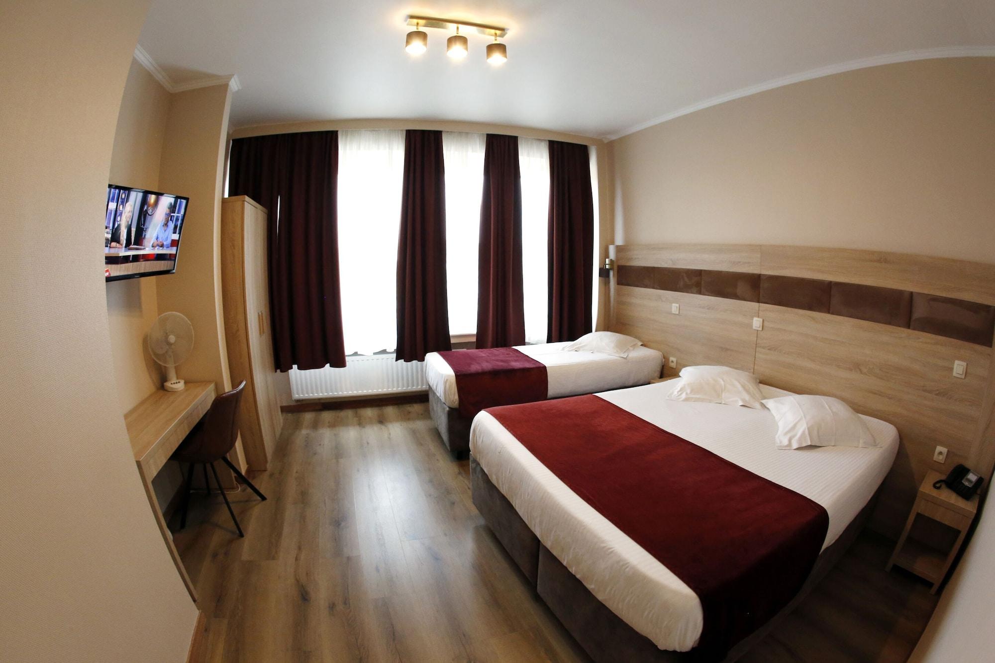 Hotel De France 3*