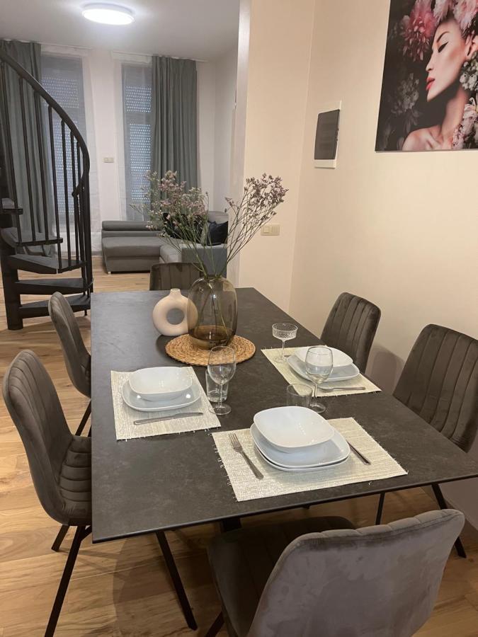 Appartamento Exclusive Two-level With Private Terrace On The Canal Bruxelles