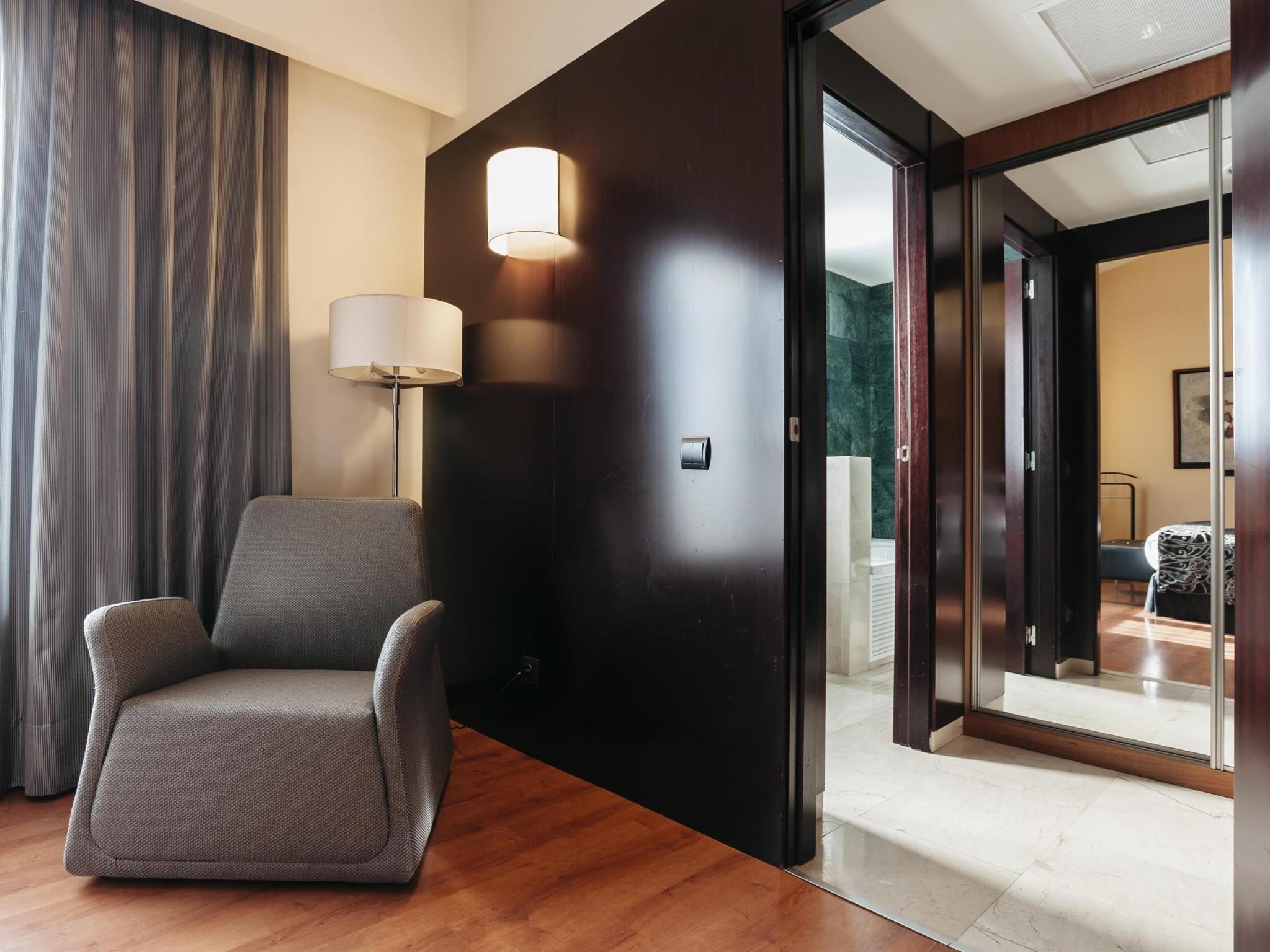 Catalonia 4*