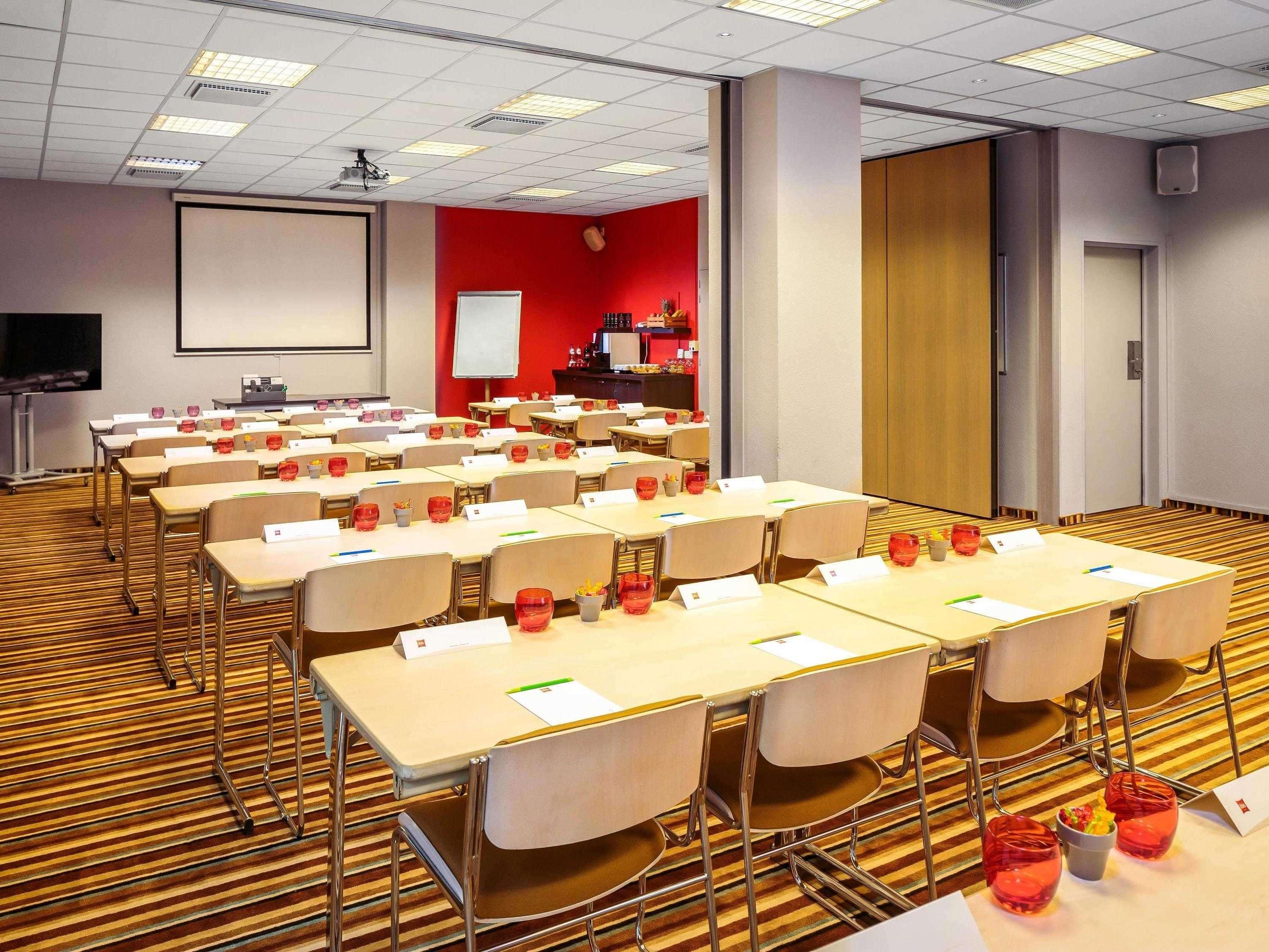 Ibis City Centre Hotel 3*
