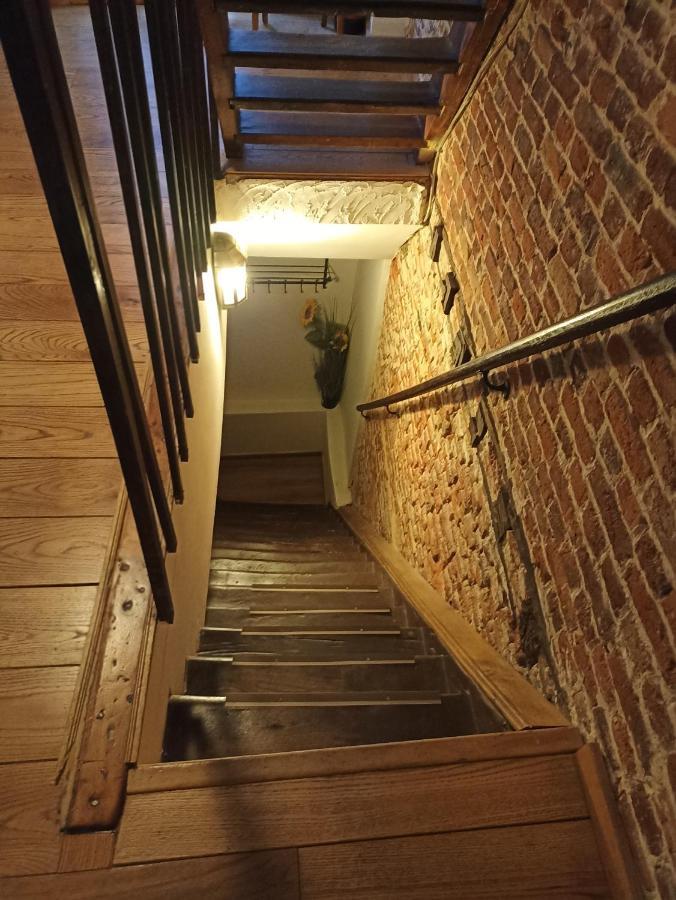 Spacious Duplex In Historical Center