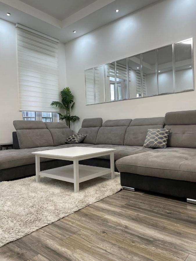 Duplex Situe A 2min De La Gare Du Nord Bruxelles