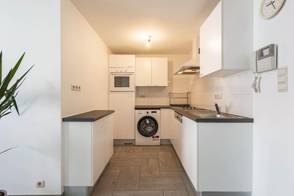 Beautiful 1br/1bar In E.u. District Apartment Brüssel