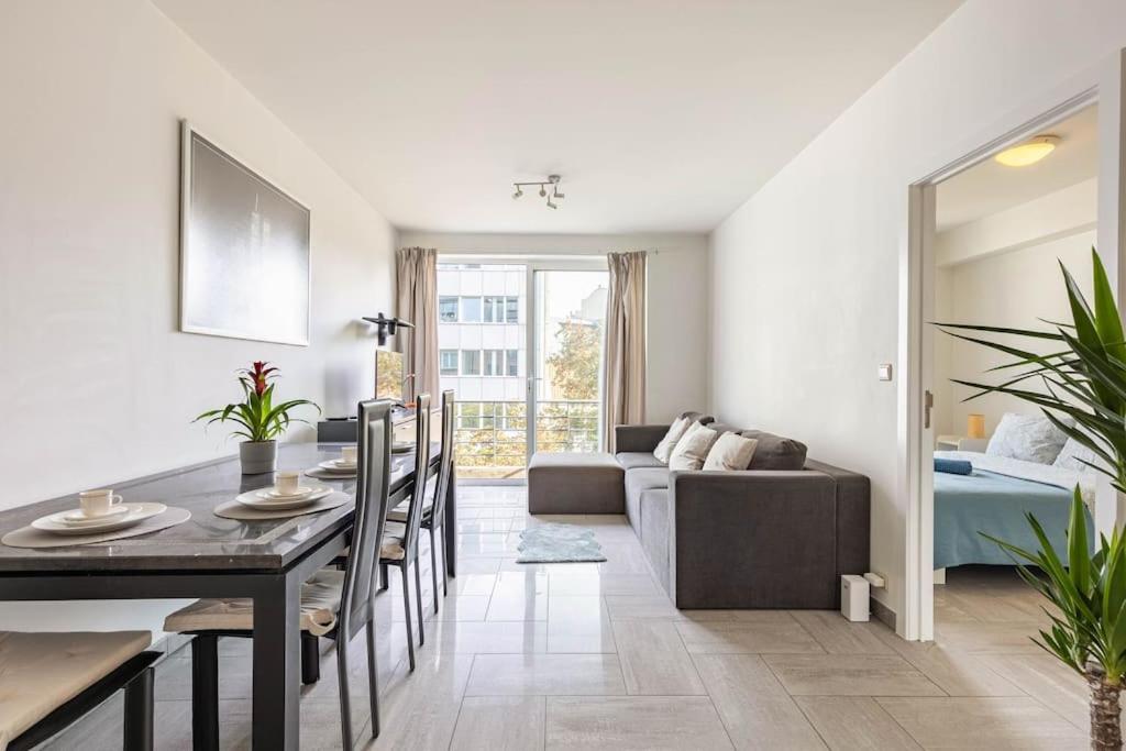 Apartment Beautiful 1br/1bar In E.u. District