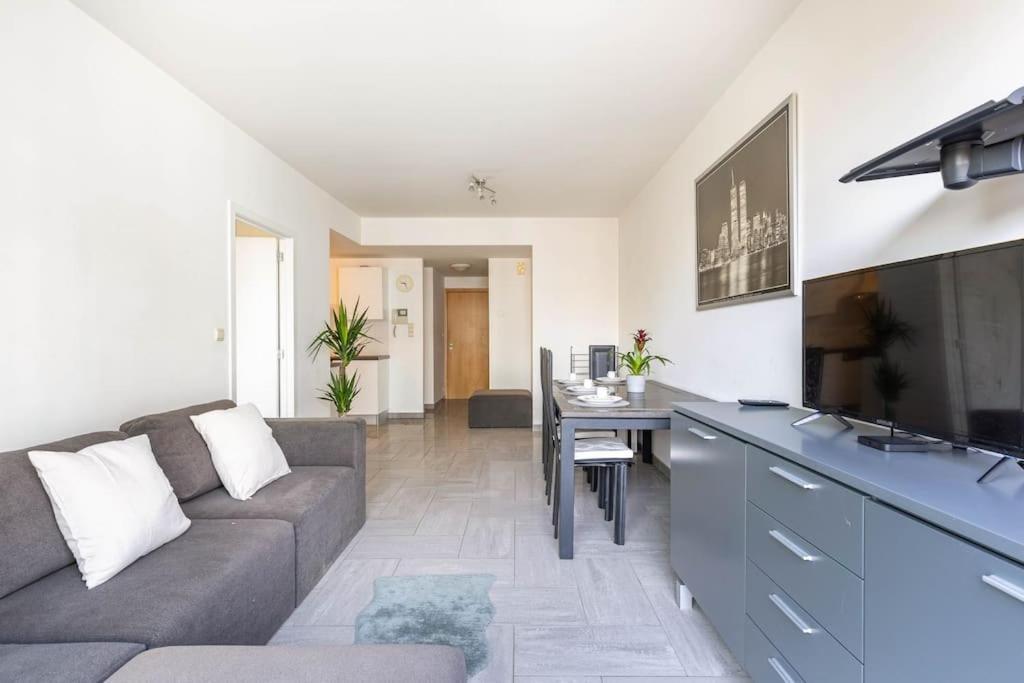Apartment Beautiful 1br/1bar In E.u. District *