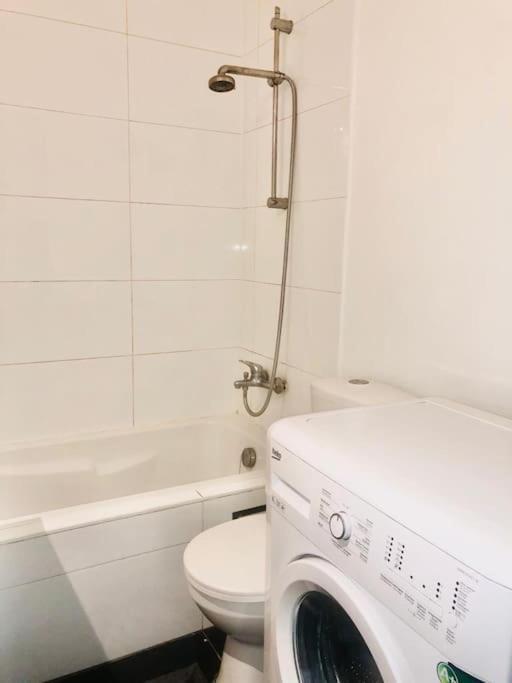 Lejlighed Ixelles: Superbe Appartement, Idealement Situe *
