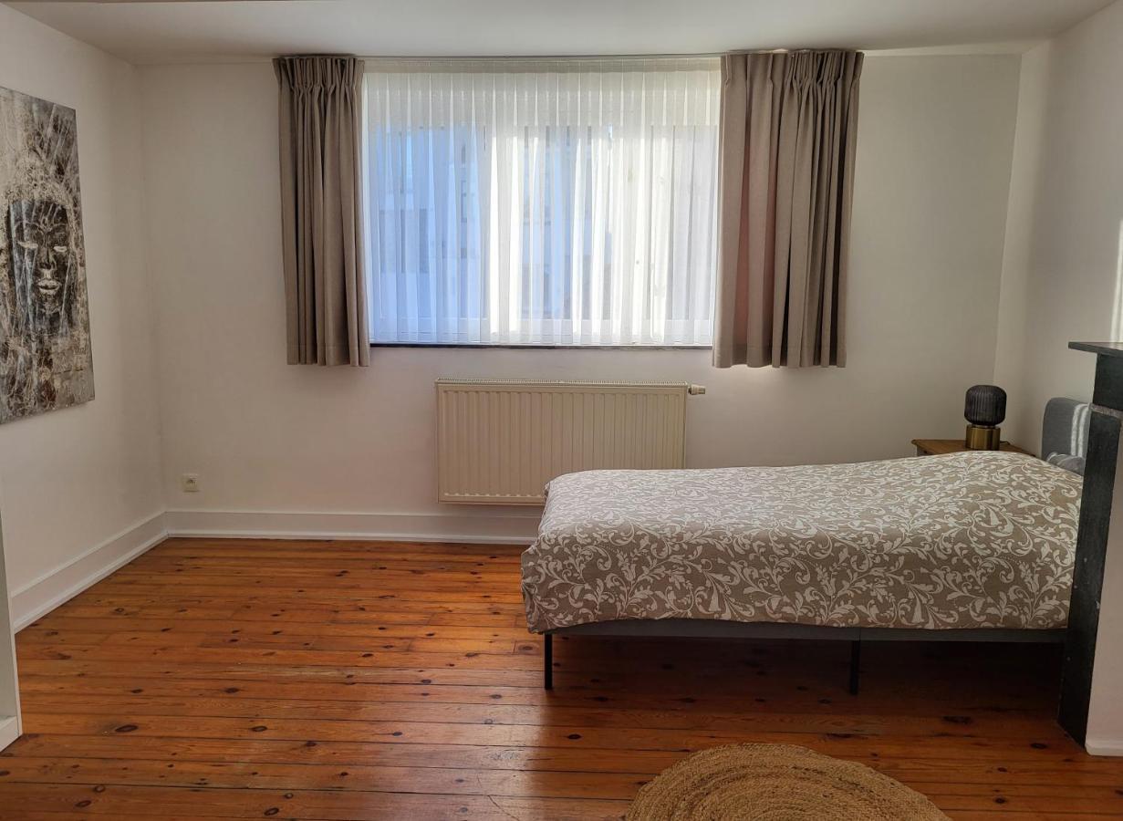 Bed & Blockchain Private With Shared Bathroom Guest house