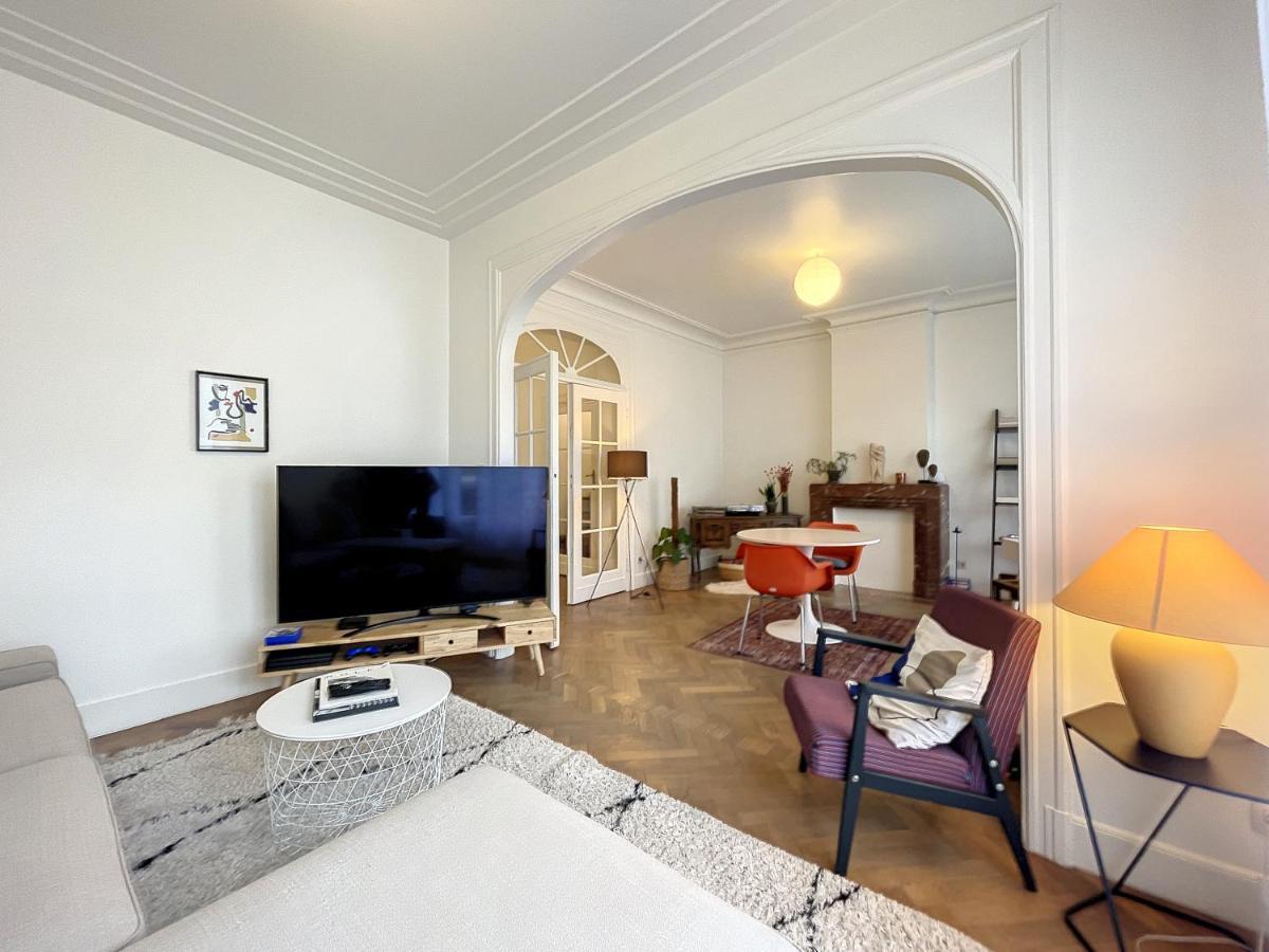 Cosy - Champ De Mars