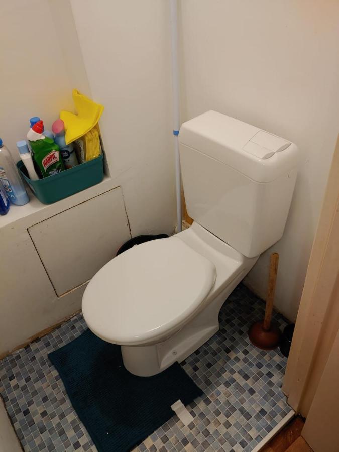 Studio Apartment *
