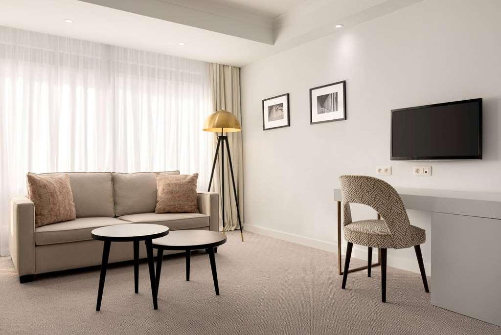 Avenue Louise Trademark Collection By Wyndham Hotel 4*