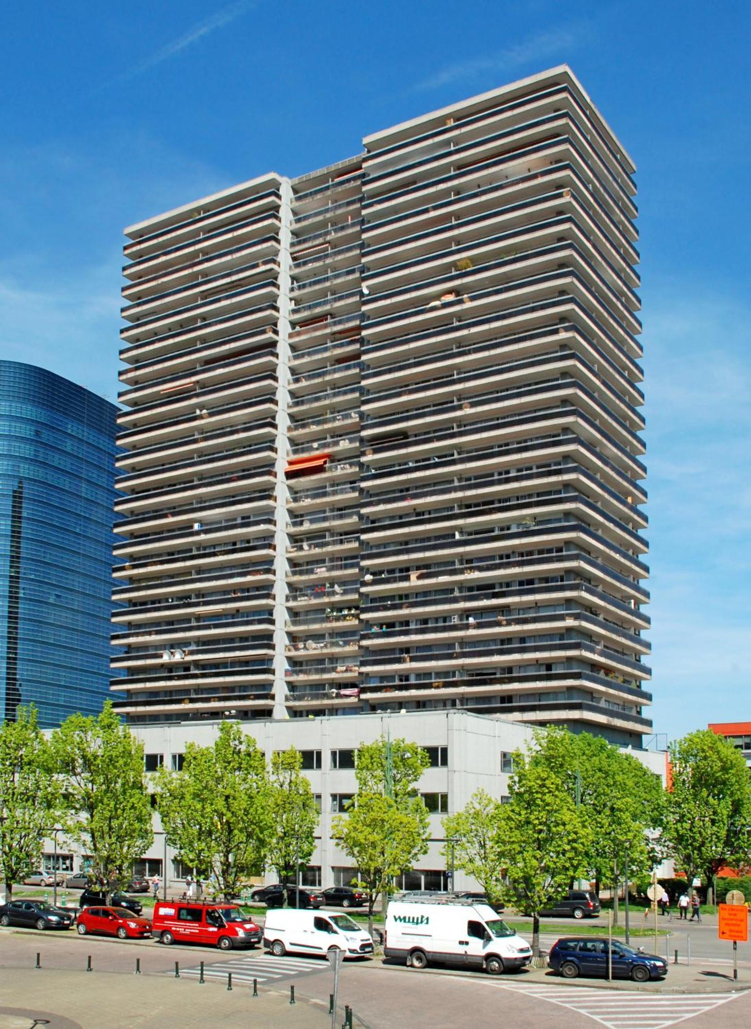 - - - - - Au Sixieme Ciel - - - - - Appartement *