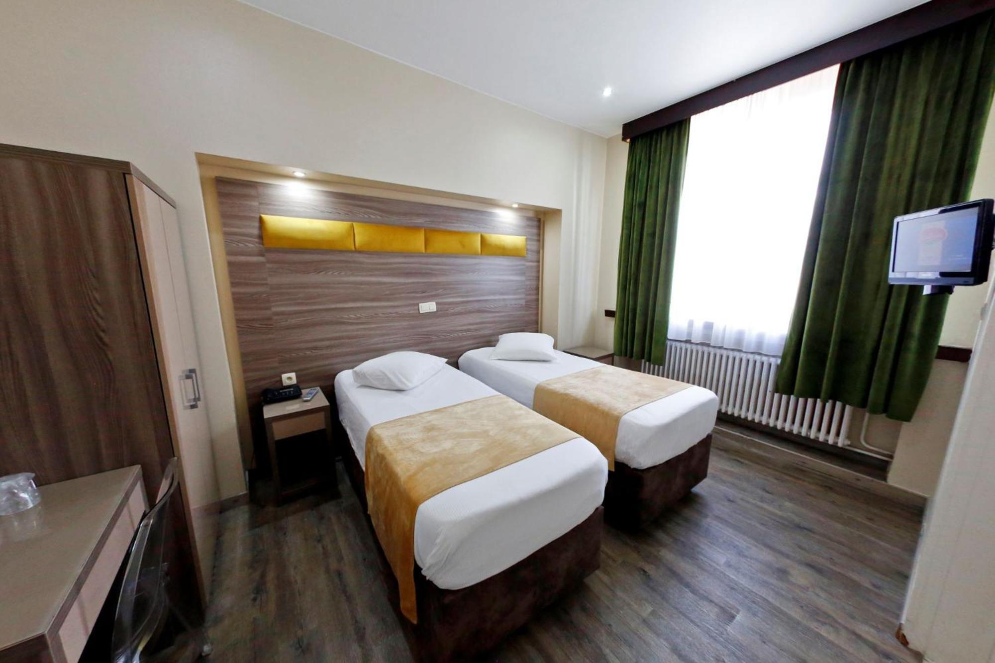 Hotel De France 3*