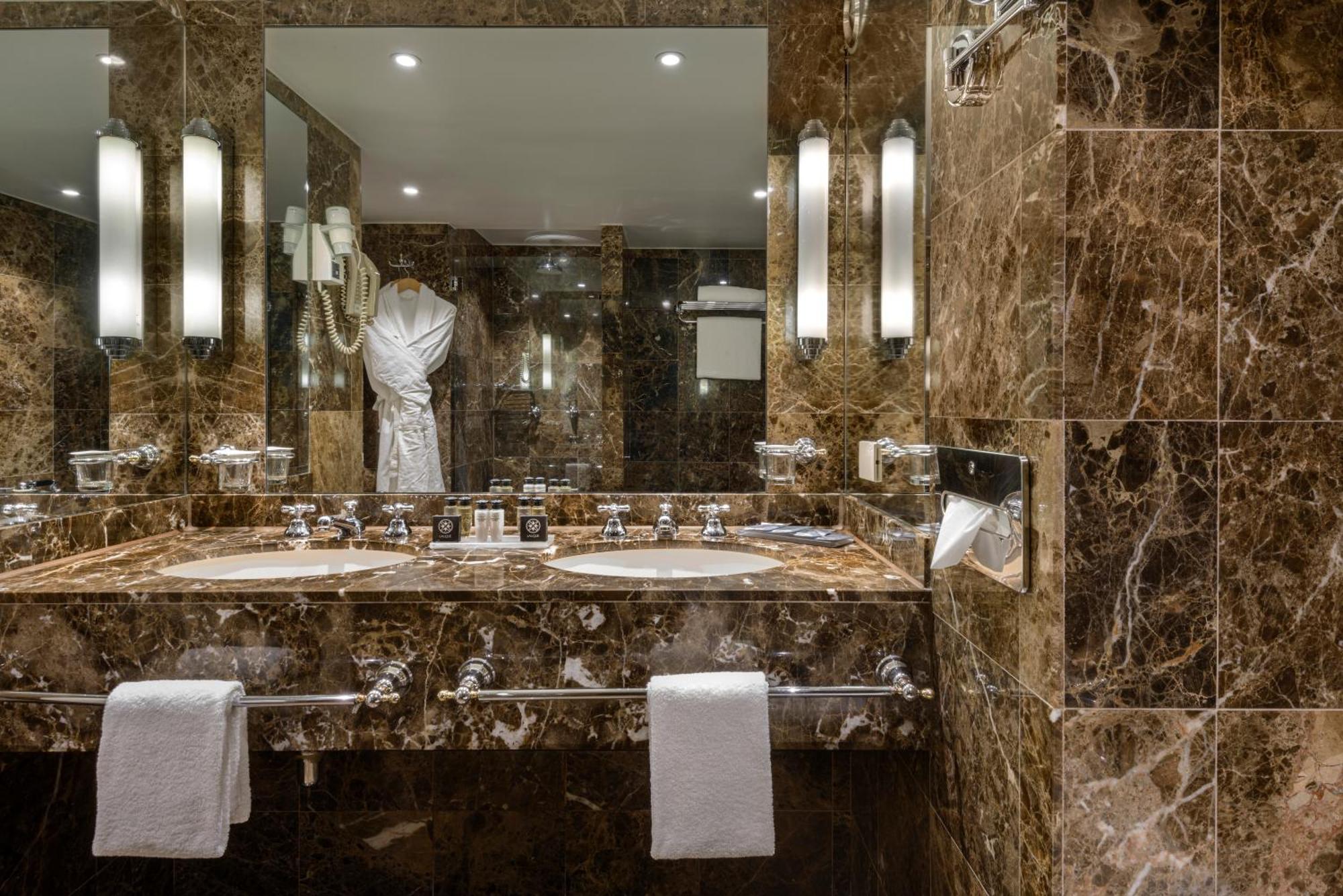 Warwick - Grand Place Hotel