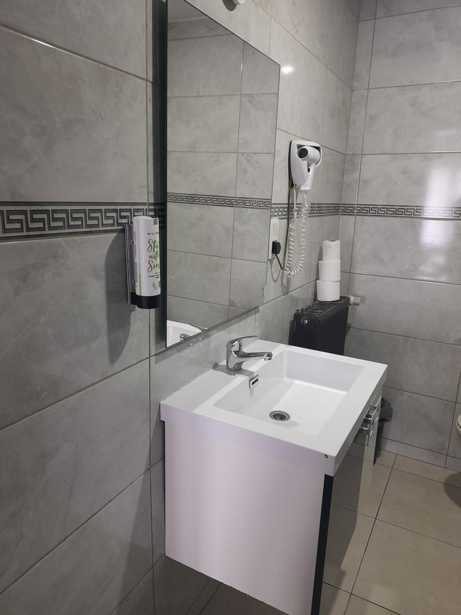 Hotel Albergo Hotel 2*
