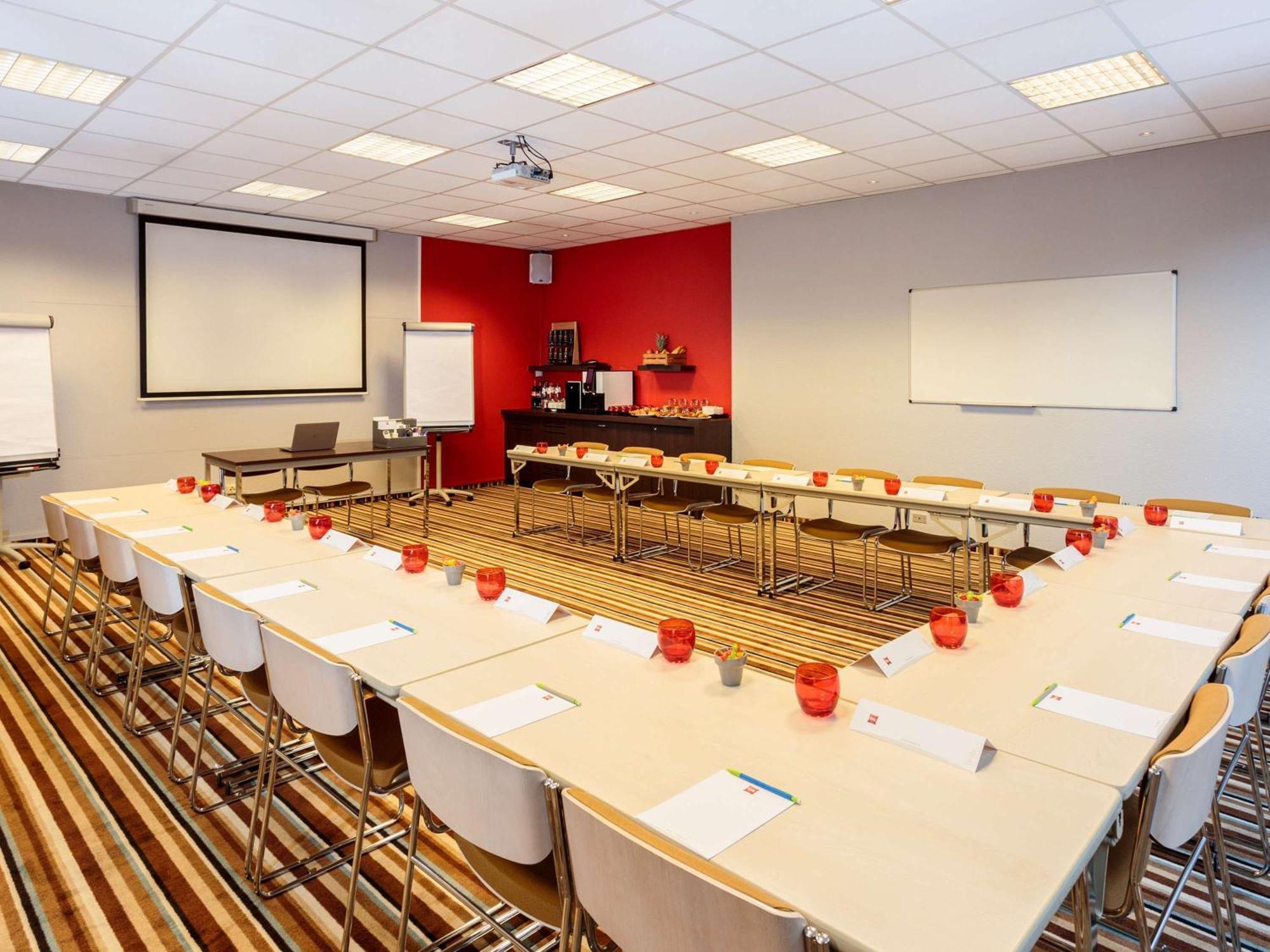 Ibis City Centre 3*
