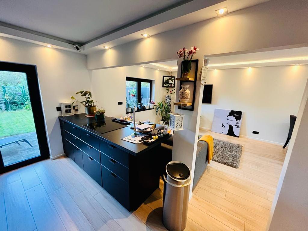 Town House With Garden - 1 With Shared Bathroom * Brussels