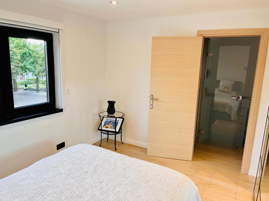 Homestay Town House With Garden - 1 With Shared Bathroom *