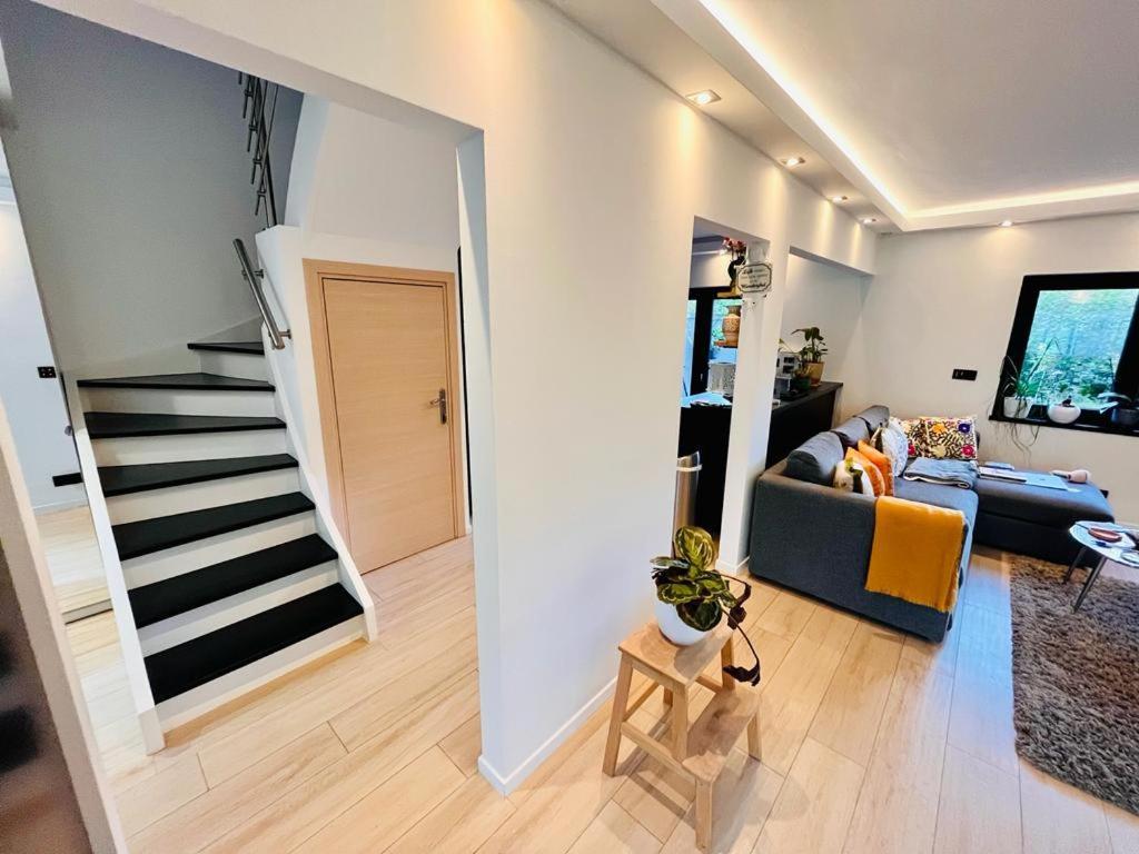 Homestay Town House With Garden - 1 With Shared Bathroom Brussels