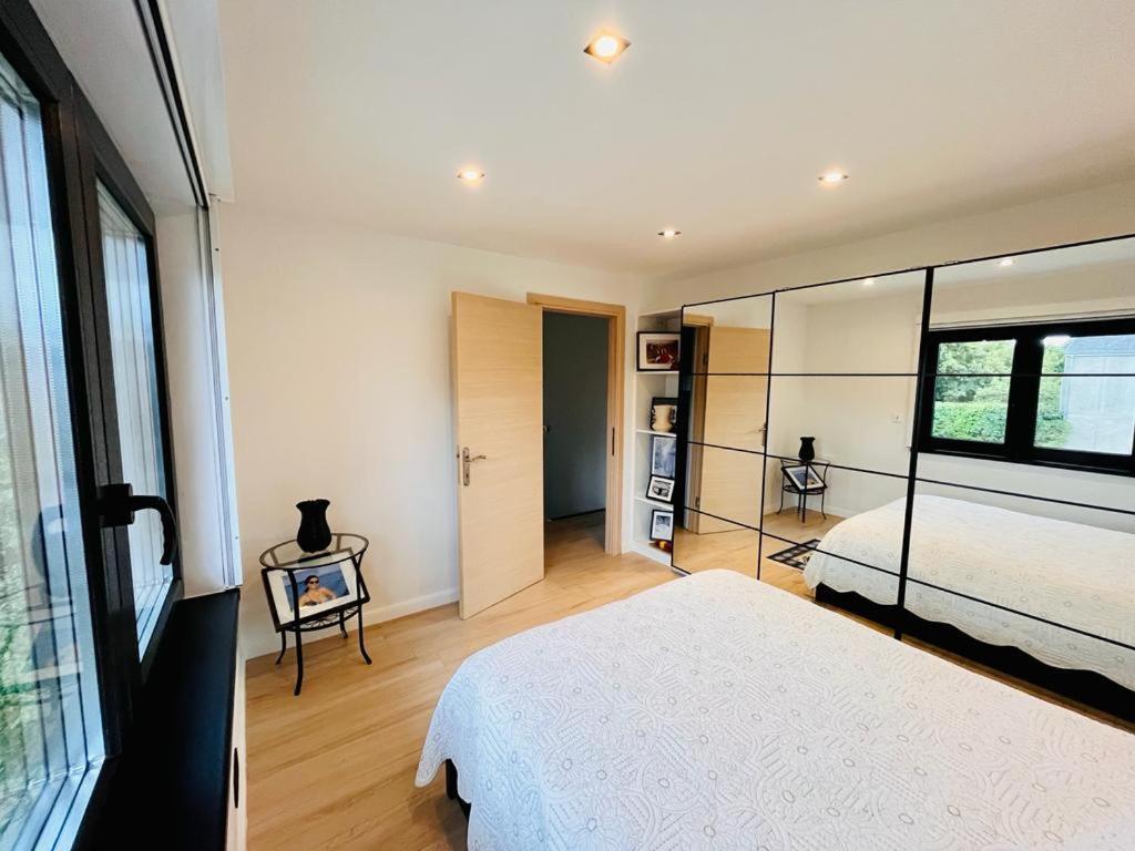 Town House With Garden - 1 With Shared Bathroom *