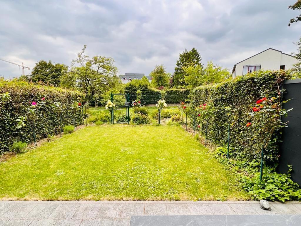 Town House With Garden - 1 With Shared Bathroom Homestay Brussels
