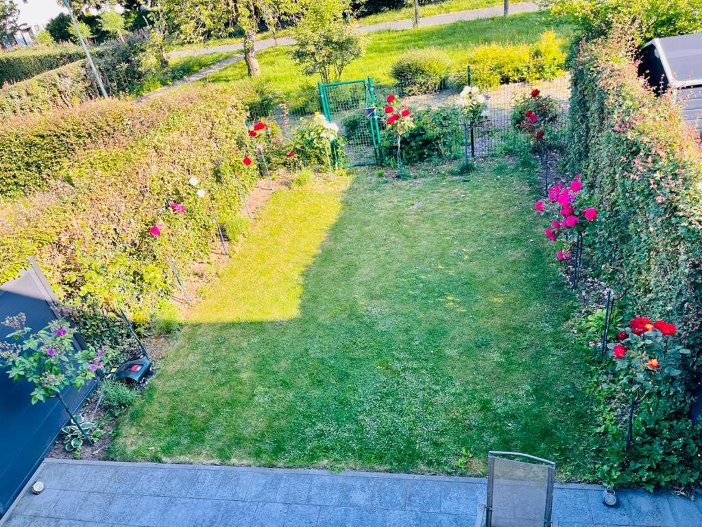 Town House With Garden - 1 With Shared Bathroom Homestay Brussels