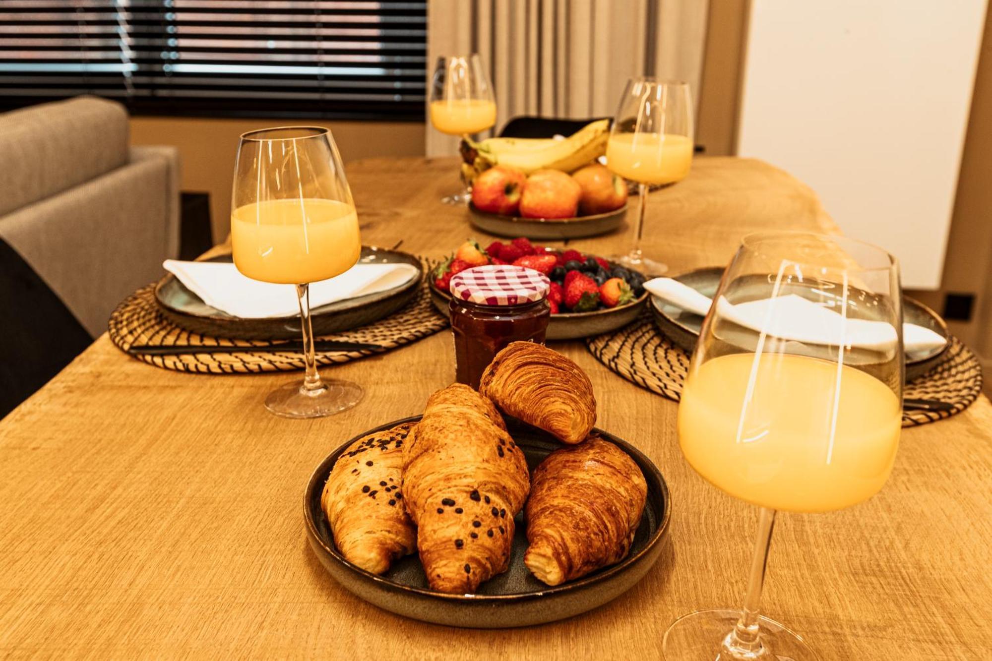 Golden Dove Luxury Apartment *