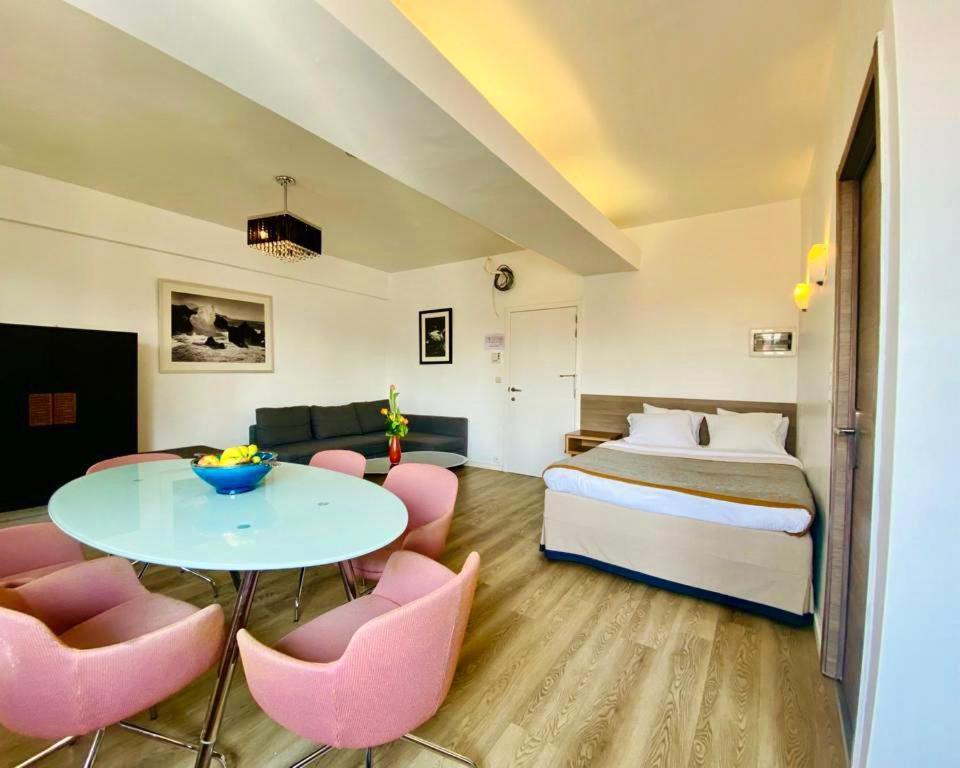 Centerstay *