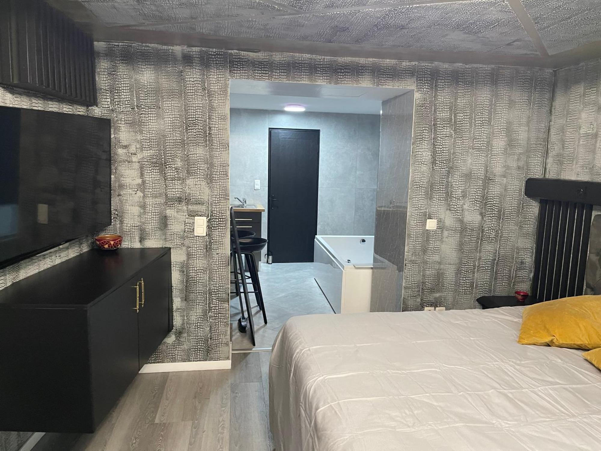 Jungle Romantic - Private Jacuzzi - Appartamento Bruxelles