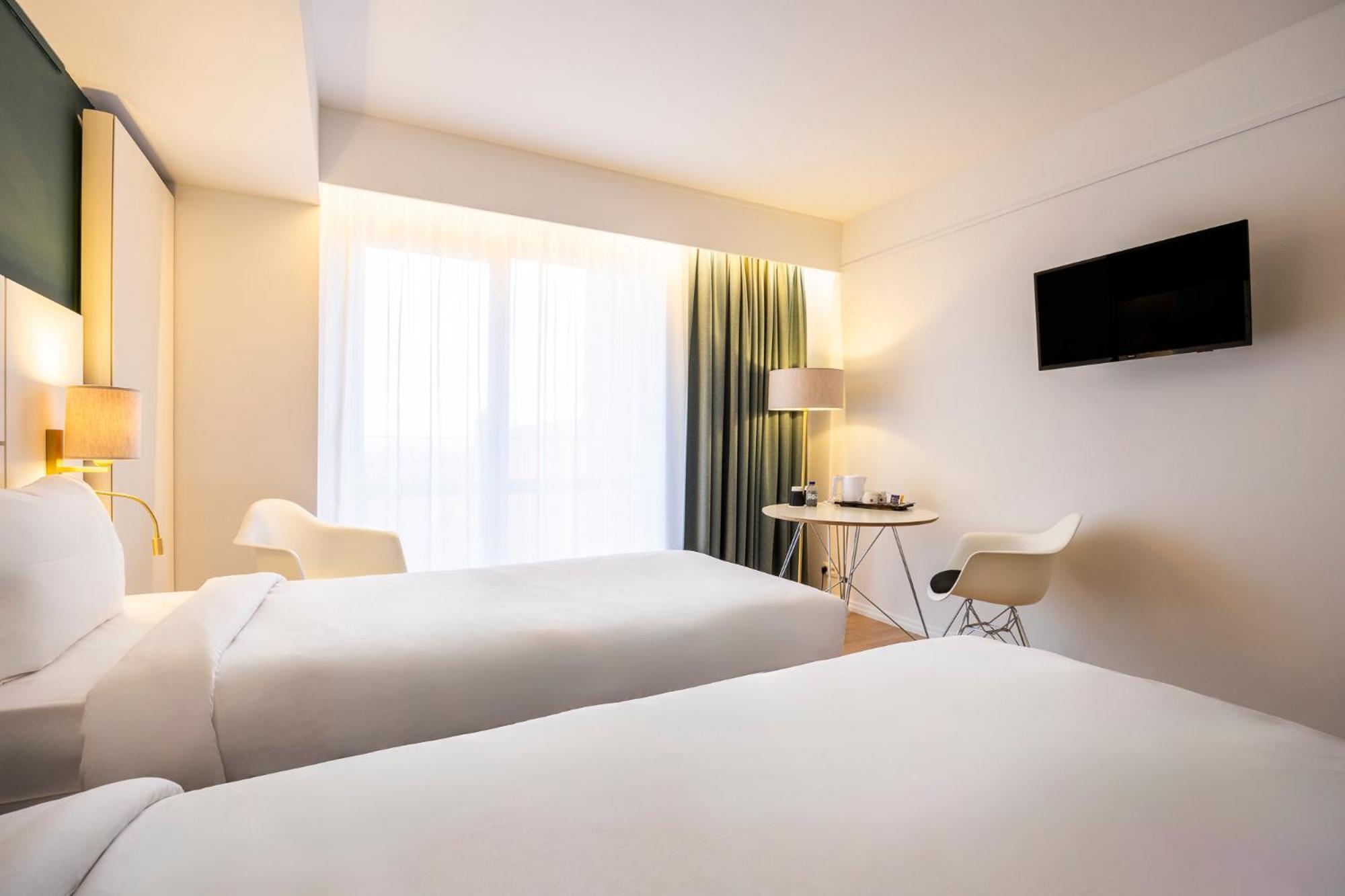 Hotel Ibis Styles Louise 3*