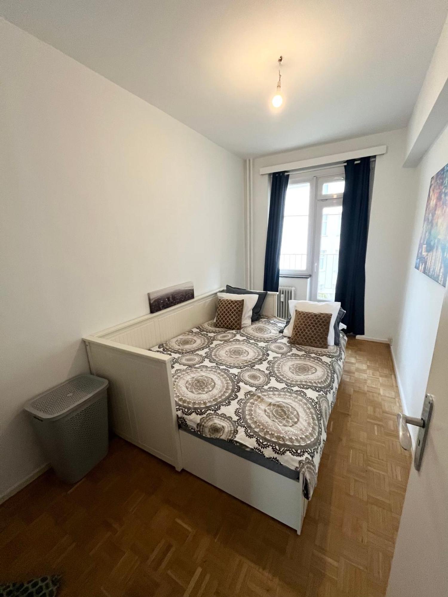 Cosy Two Bedroom In Apartment Brüssel