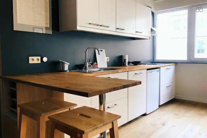 Entierement Renove Et Equipe De Deux Dans Le Quartier Schuman