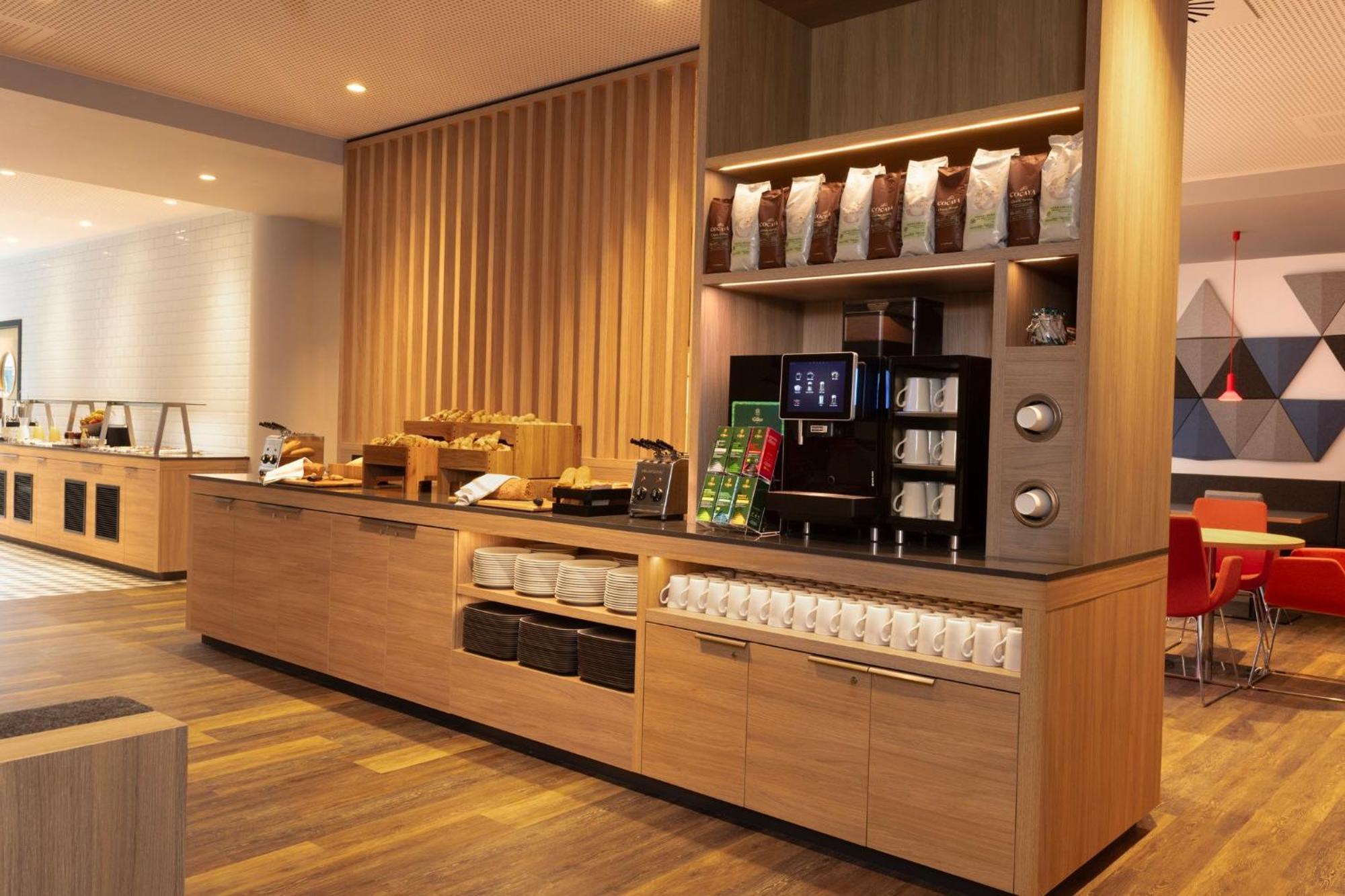Hotel Express - Airport By Ihg