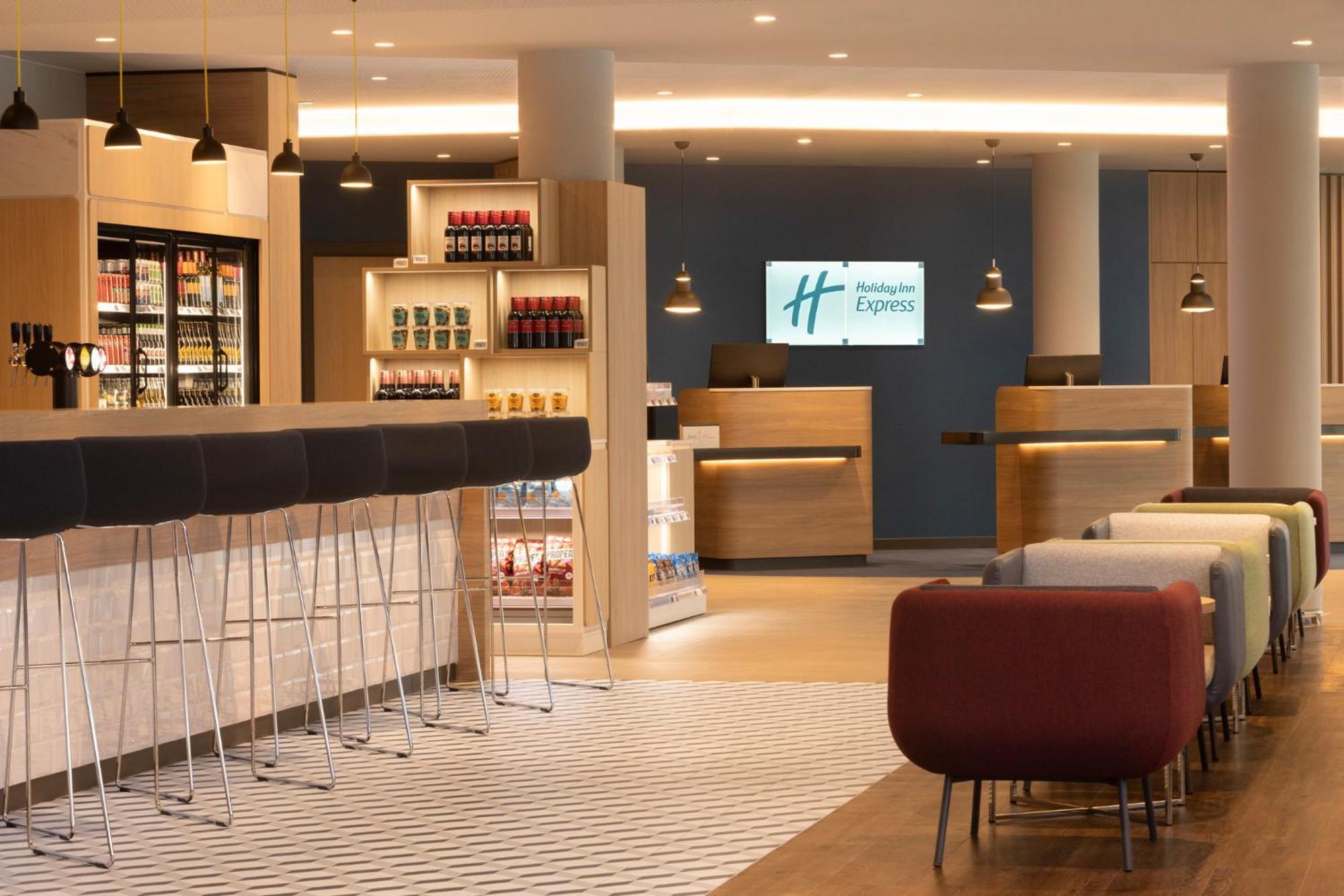 Express - Airport By Ihg Hotel *