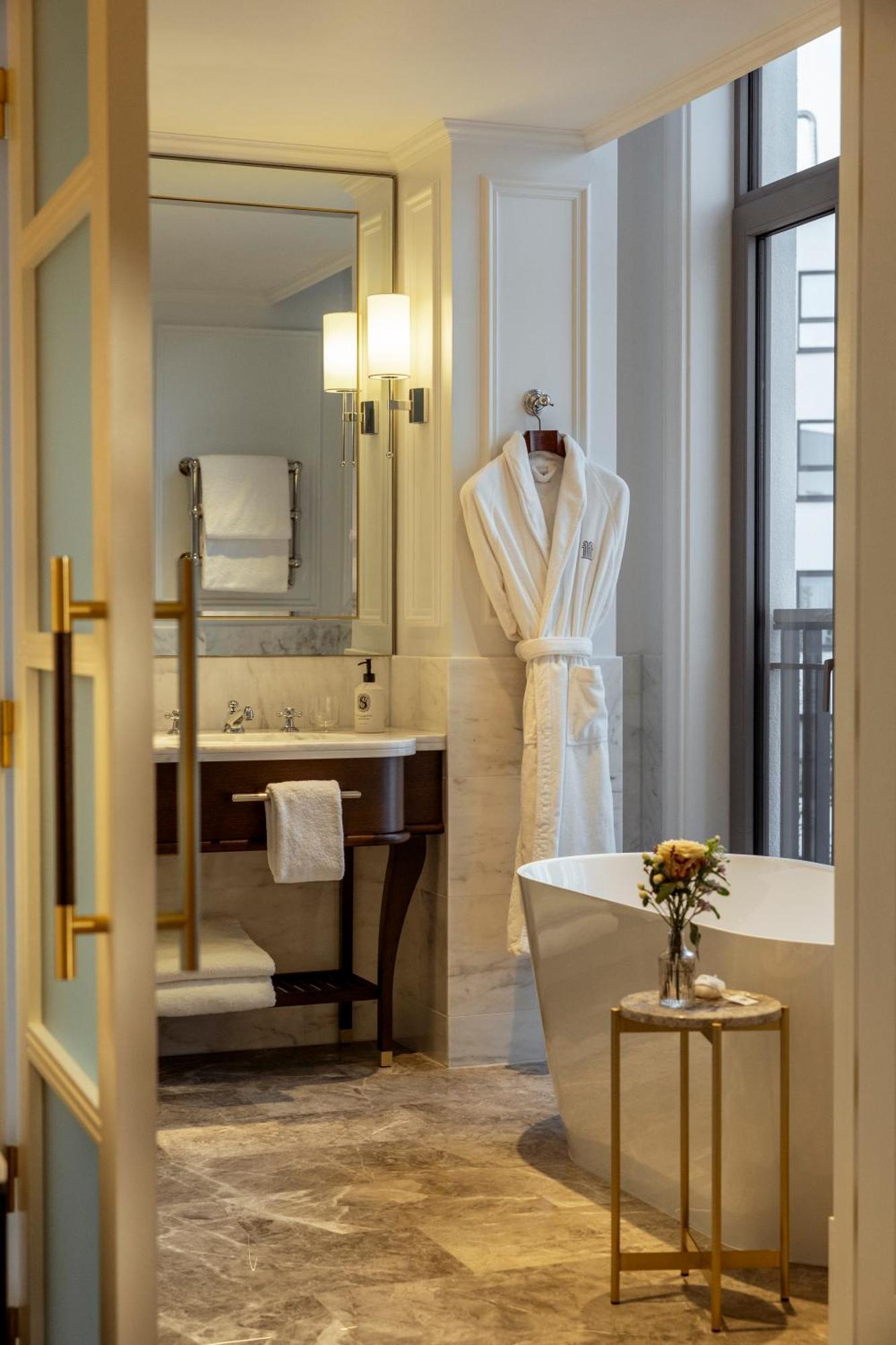 Hotel Corinthia Grand Astoria 5*