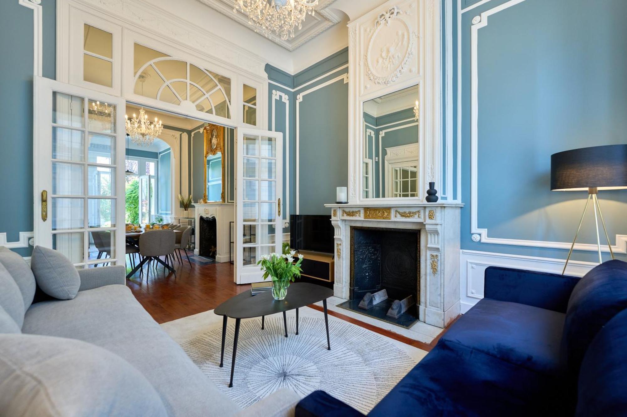 Apartment Luxurious 6-br Mansion Near European Union *