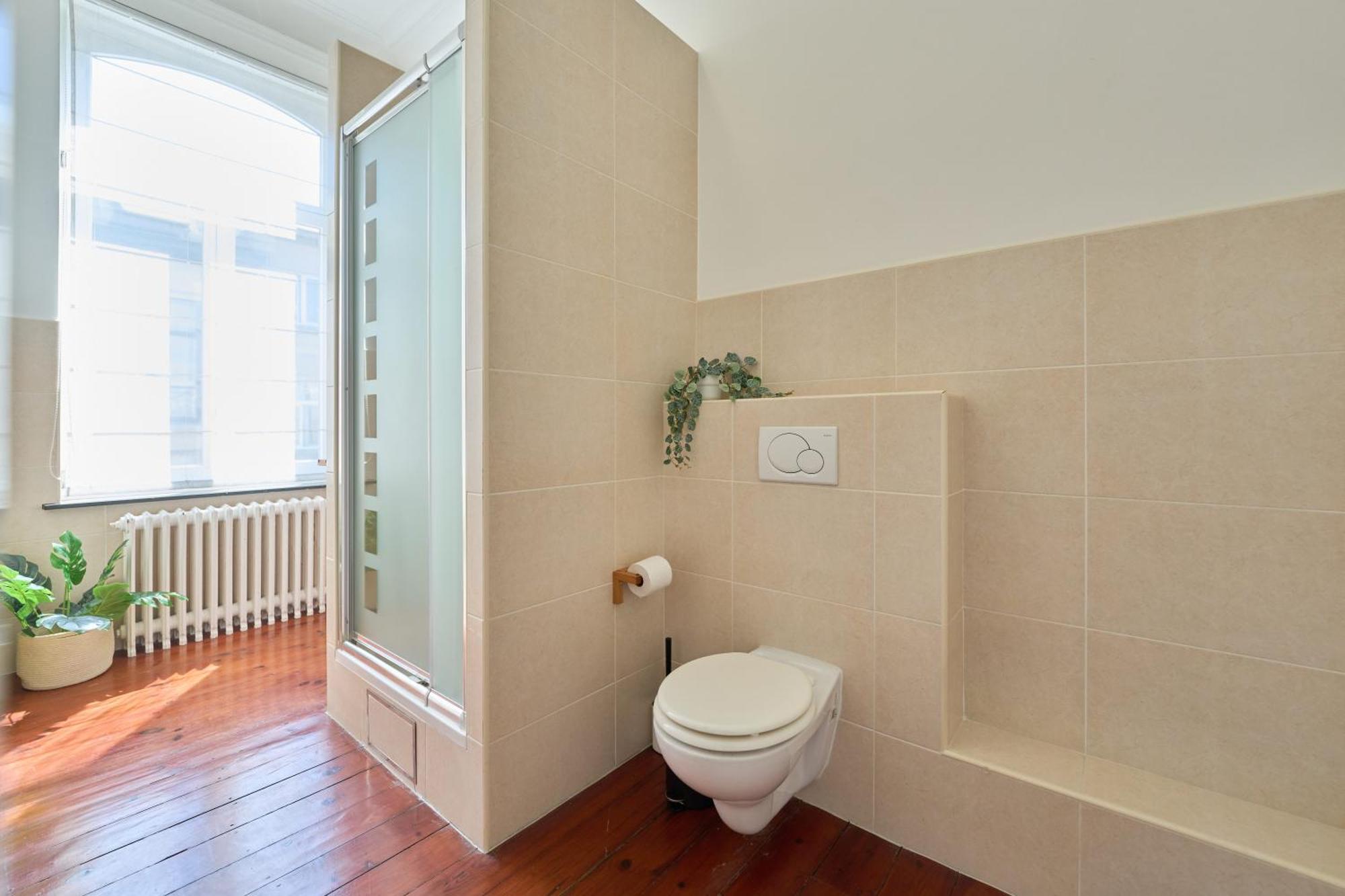 Luxurious 6-br Mansion Near European Union Apartment