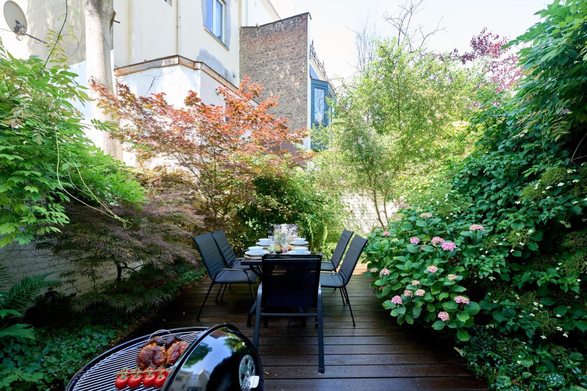 Luxurious 6-br Mansion Near European Union Apartment
