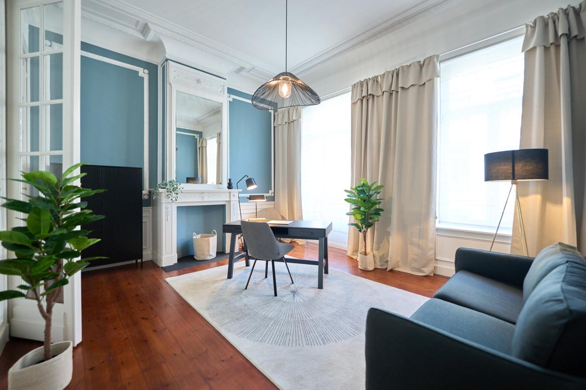 Luxurious 6-br Mansion Near European Union