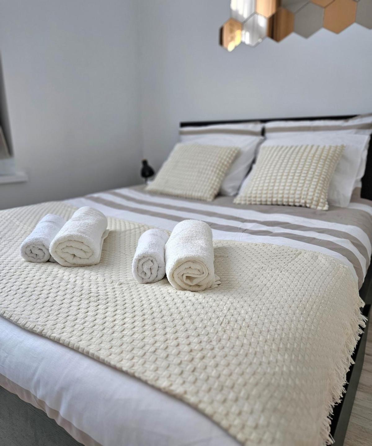 Apartment Centre *