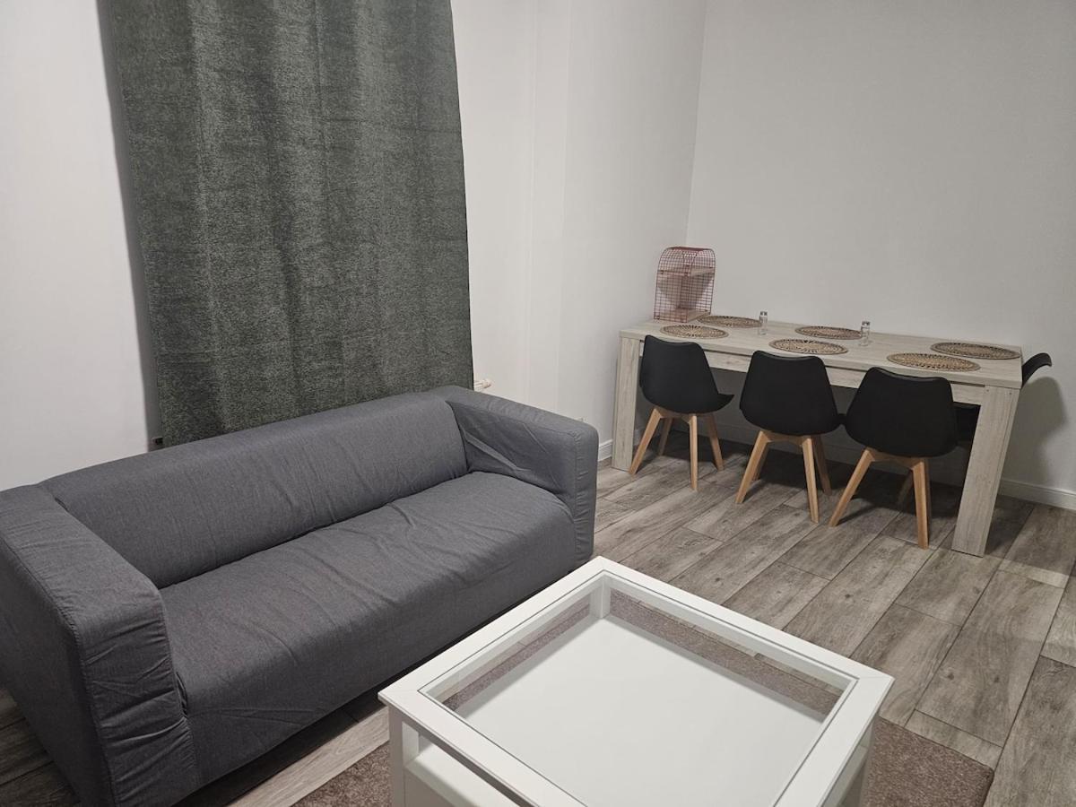 Cosy Near Europeen Union Appartement