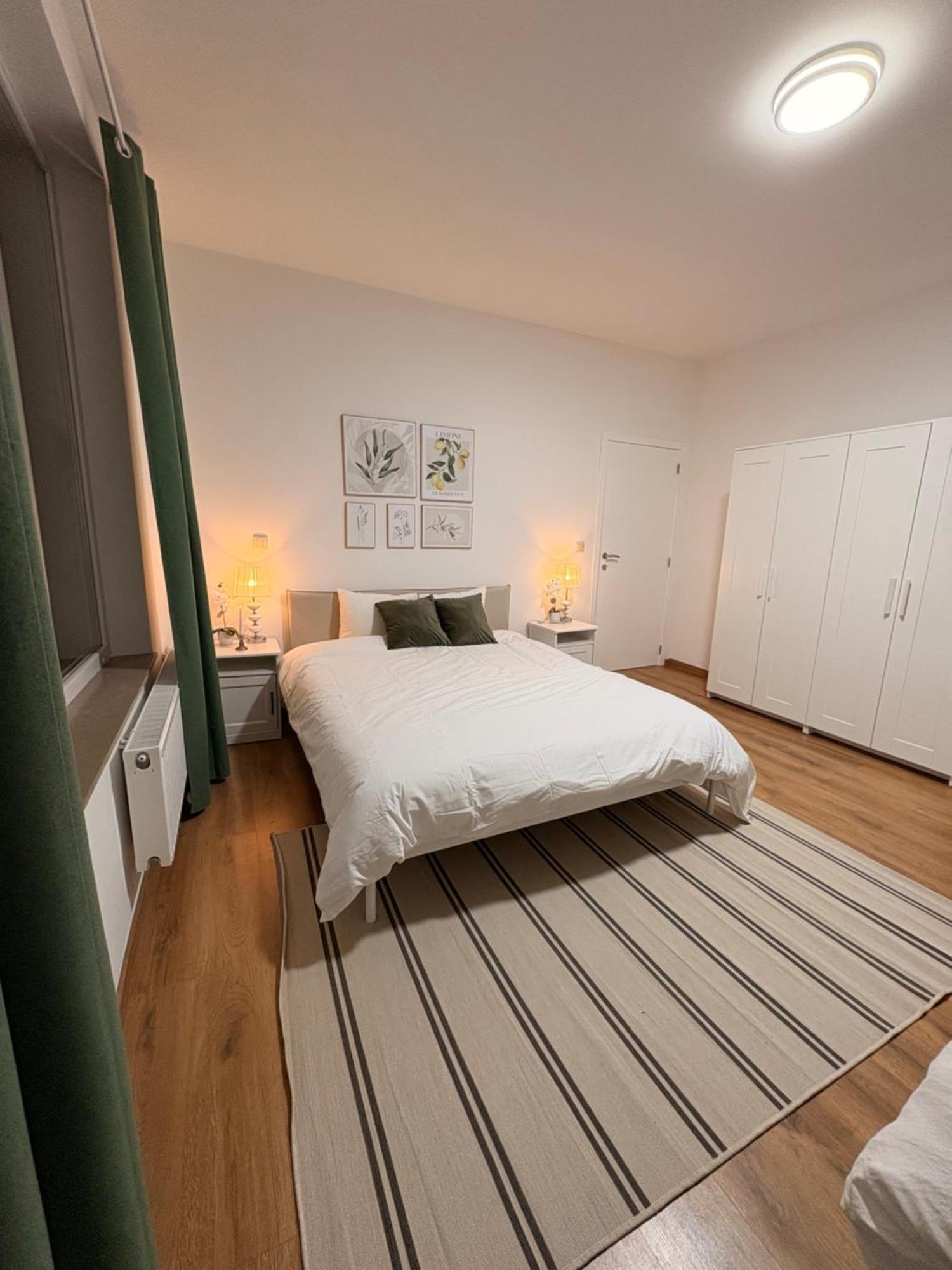 Privatunterkunft Cozy Private With Terrace & Workspace