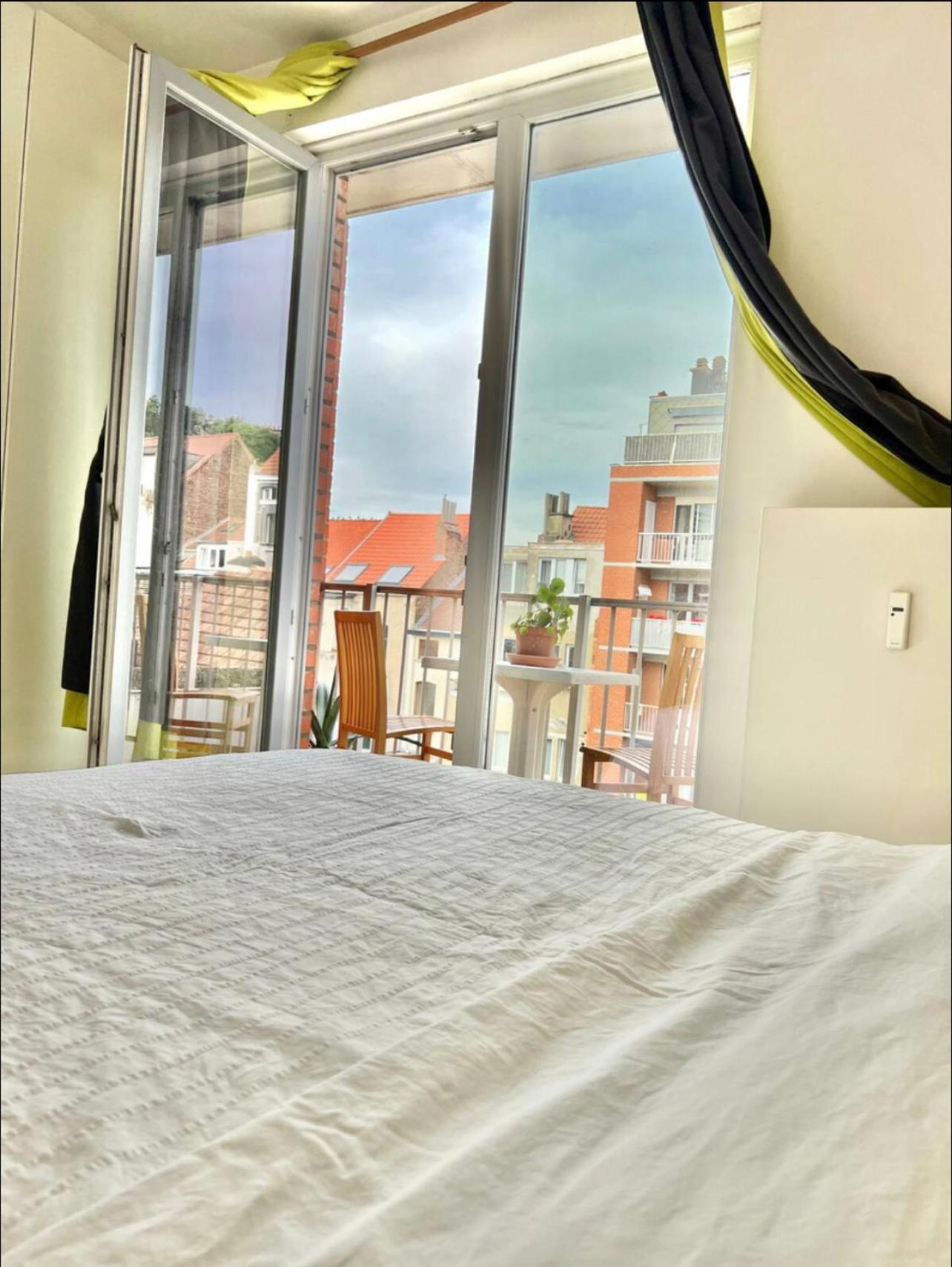Apartment Centre *