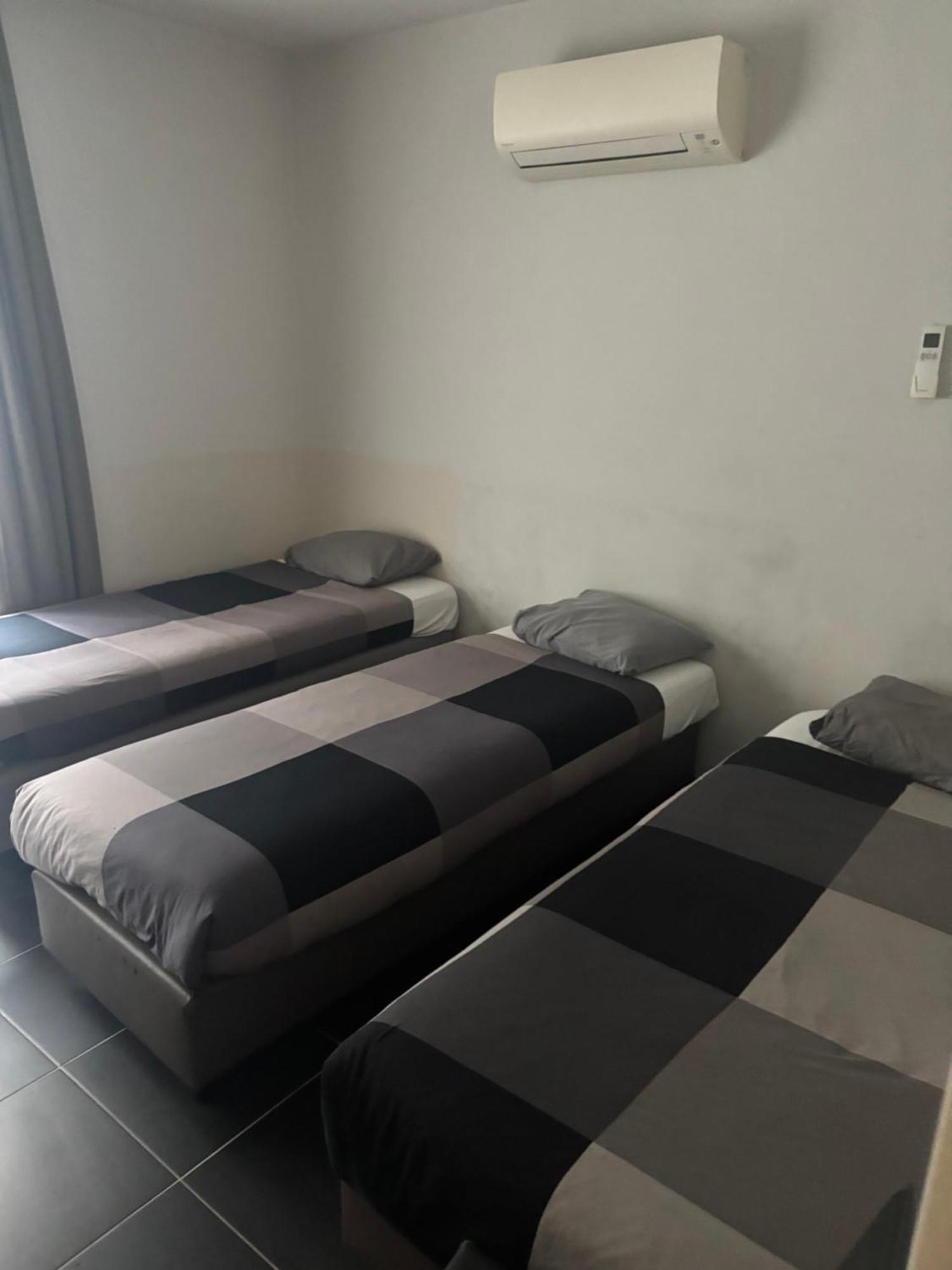 Charming With Balcony Views Appartamento Bruxelles