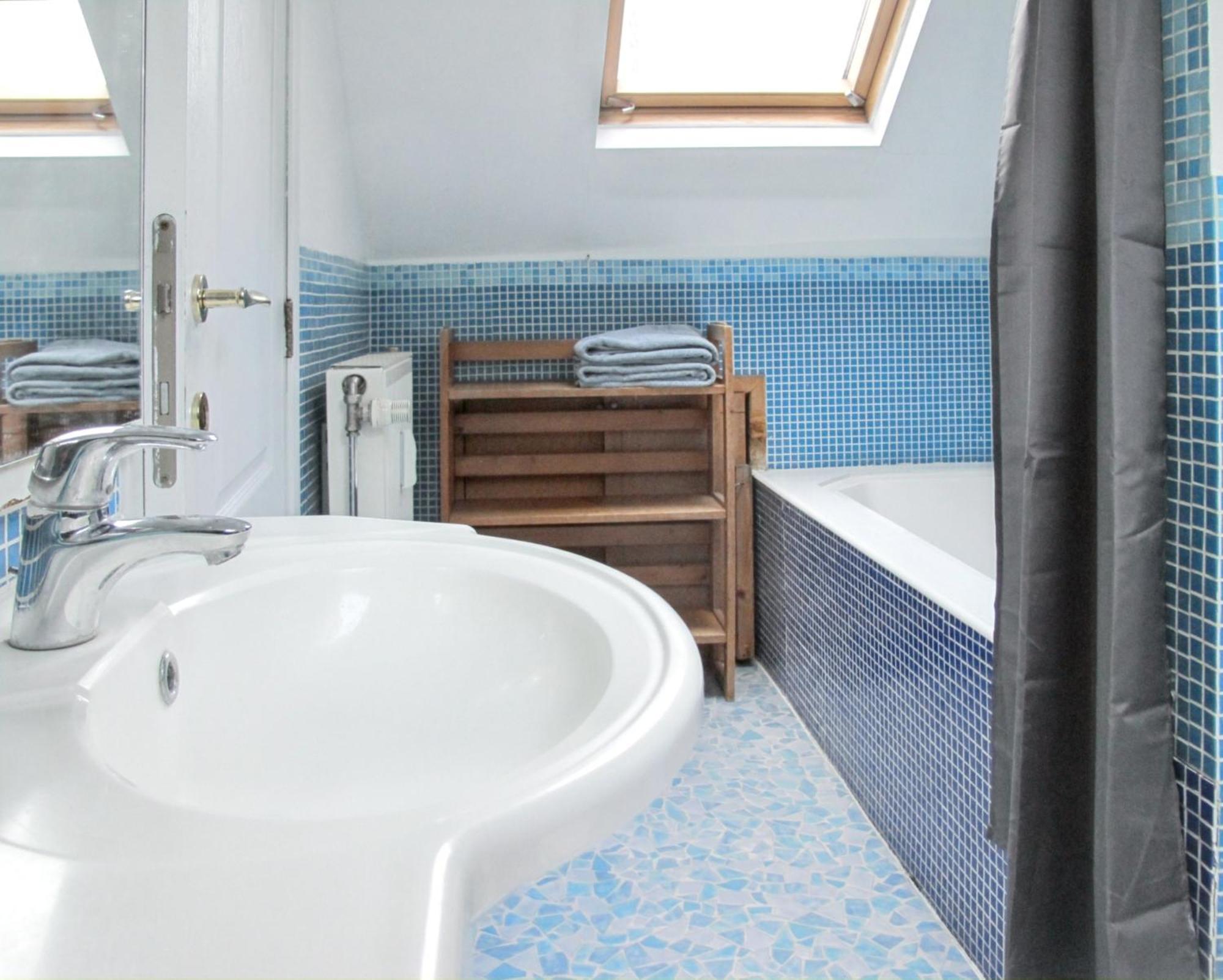 Spacious With View In 100 M² + Terrace