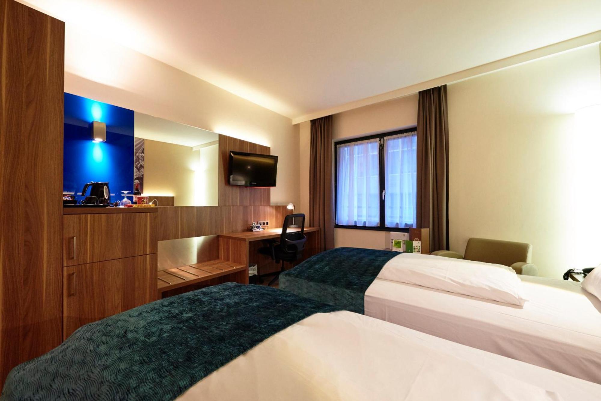 Hotel Holiday Schuman By Ihg 4*