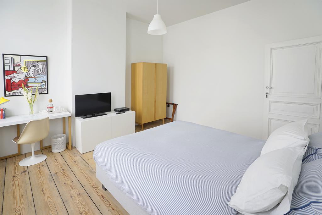 Bed & Breakfast & The City *