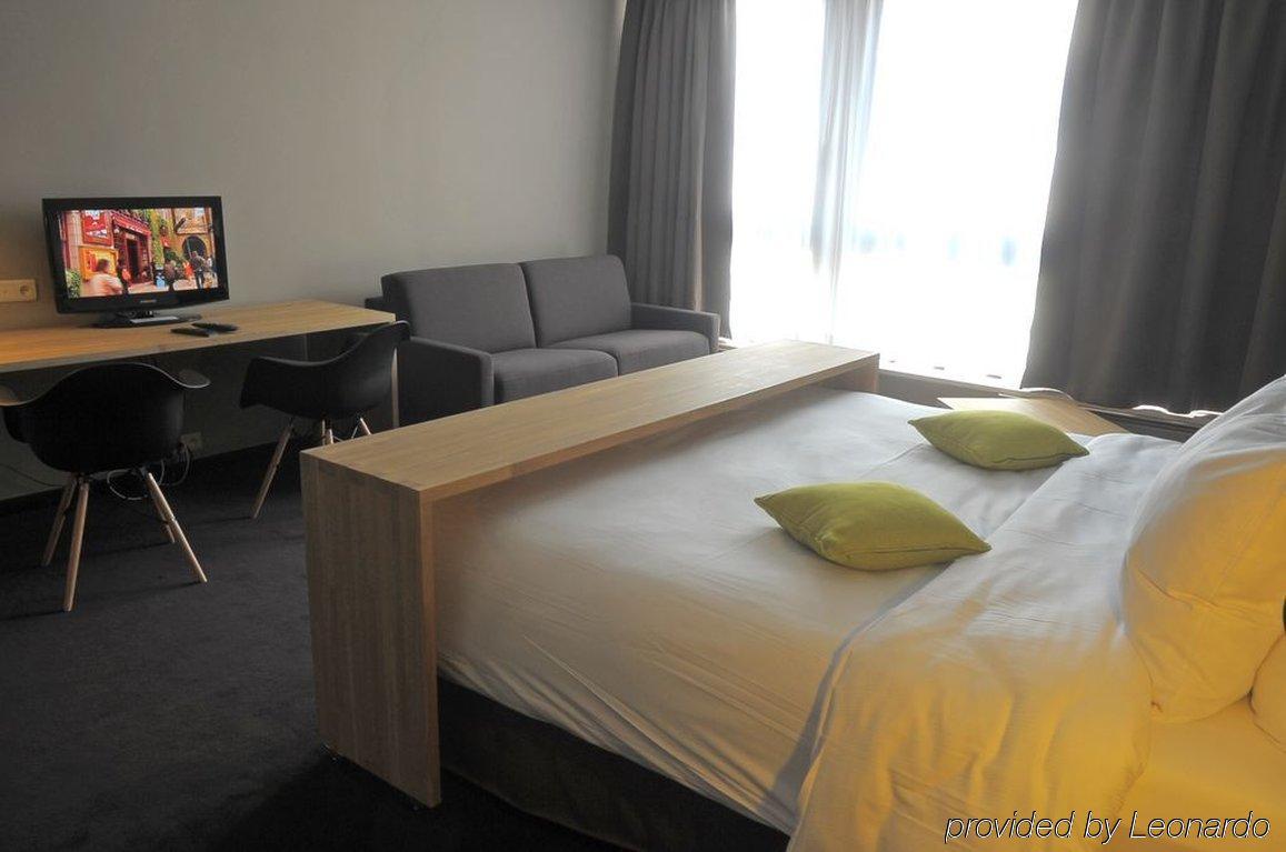 9hotel Chelton Hotel